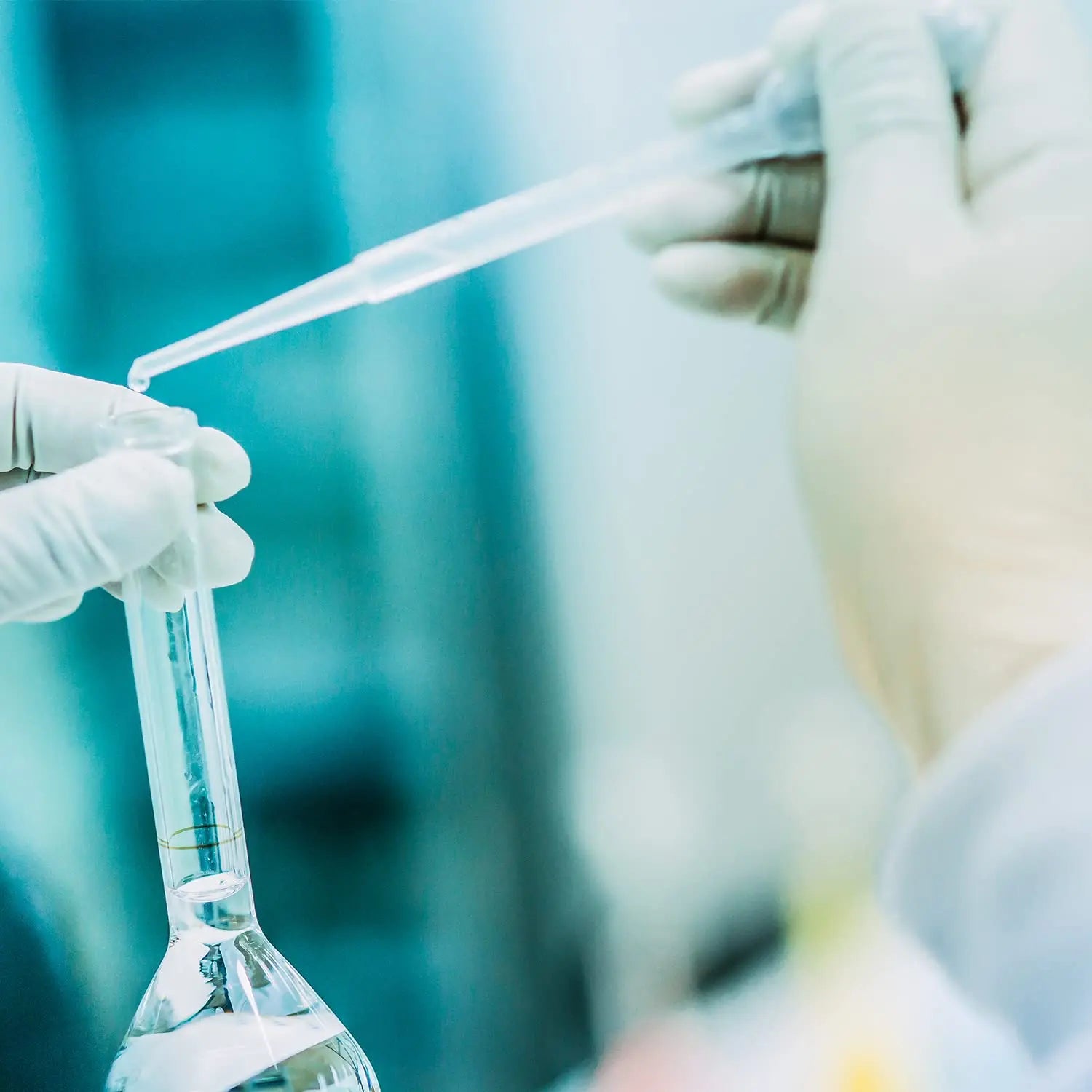 Comprehensive product view and setup components for StonyLab Graduated Plastic Pipette Droppers
