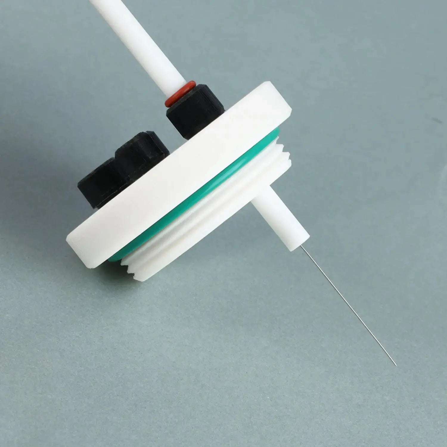 Alternative angle showing underlying build quality of StonyLab Platinum Wire Electrode