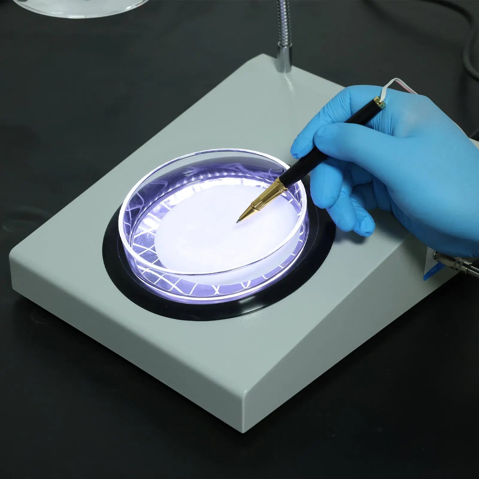 Digital Colony Counter, 0-999 Count Range, 3× / 9× Magnification, Manual Counting for Microbiology Labs