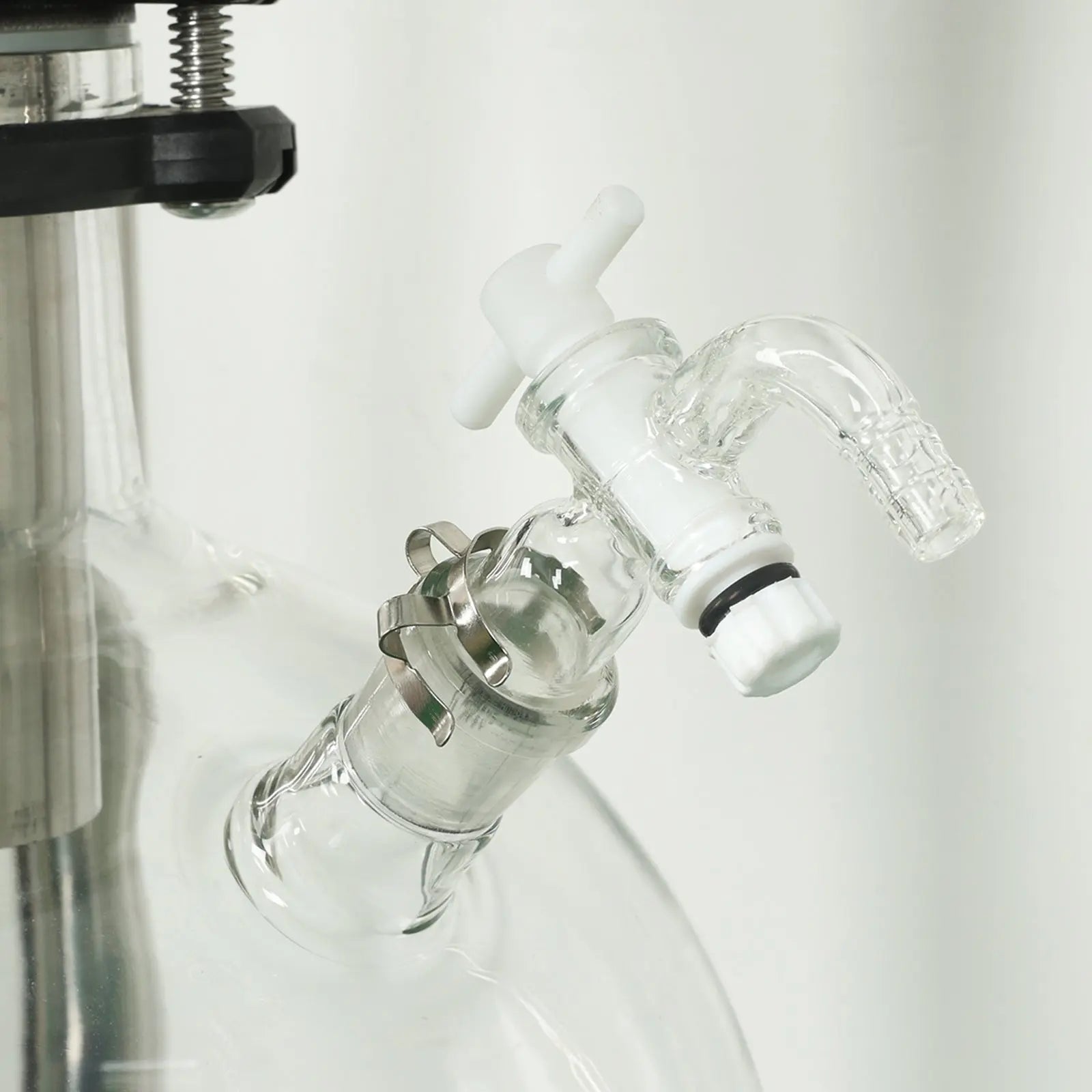 Comprehensive product view and setup components for StonyLab Integrated Vacuum Filter with Buchner Funnel