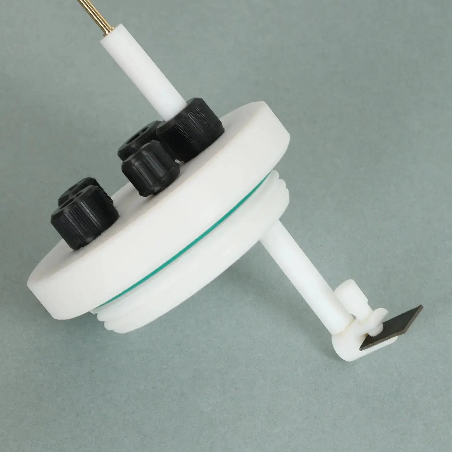 Detailed structural assembly component for StonyLab L-Shape Platinum Sheet Electrode Holder