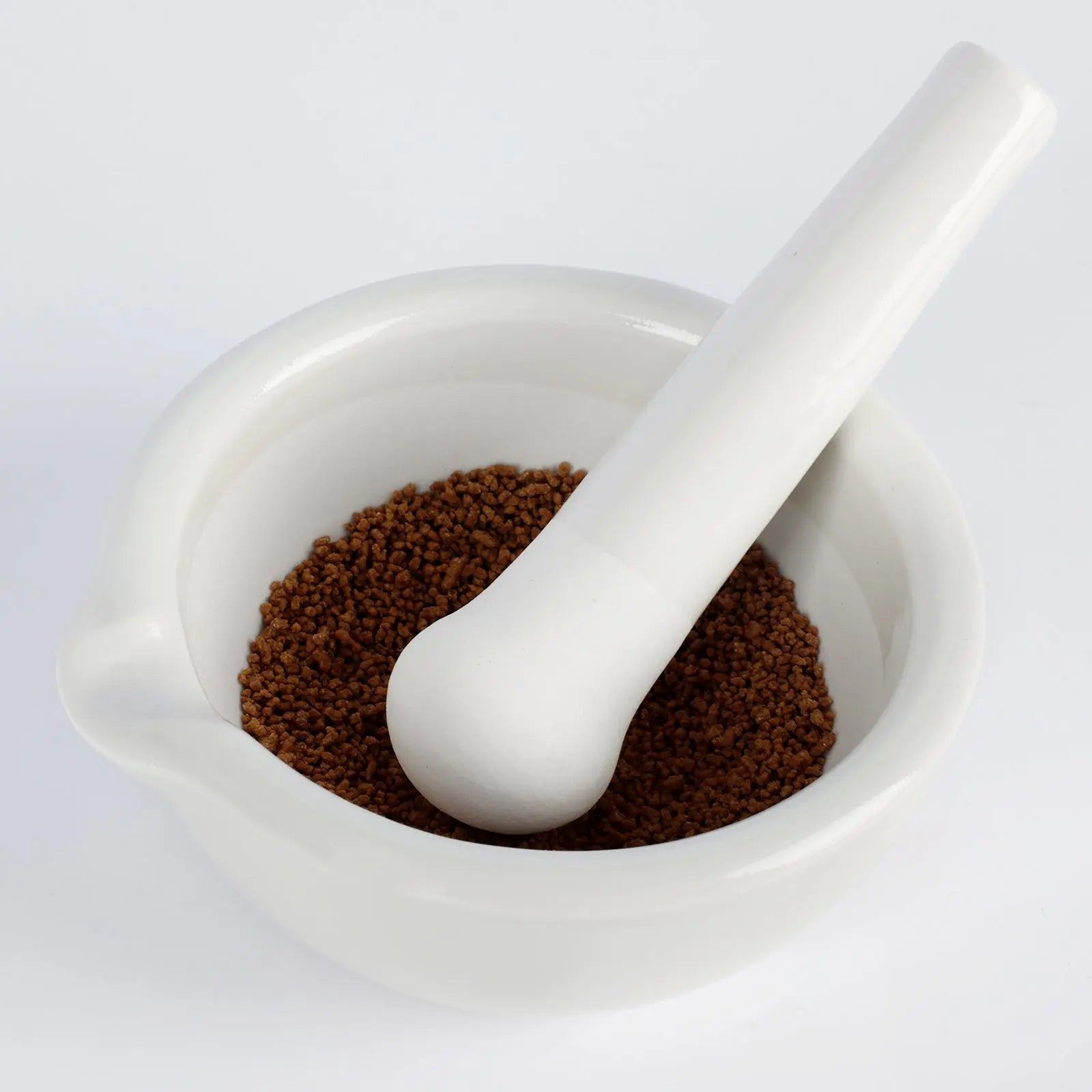 Alternative angle showing underlying build quality of StonyLab Porcelain Mortar and Pestle Set