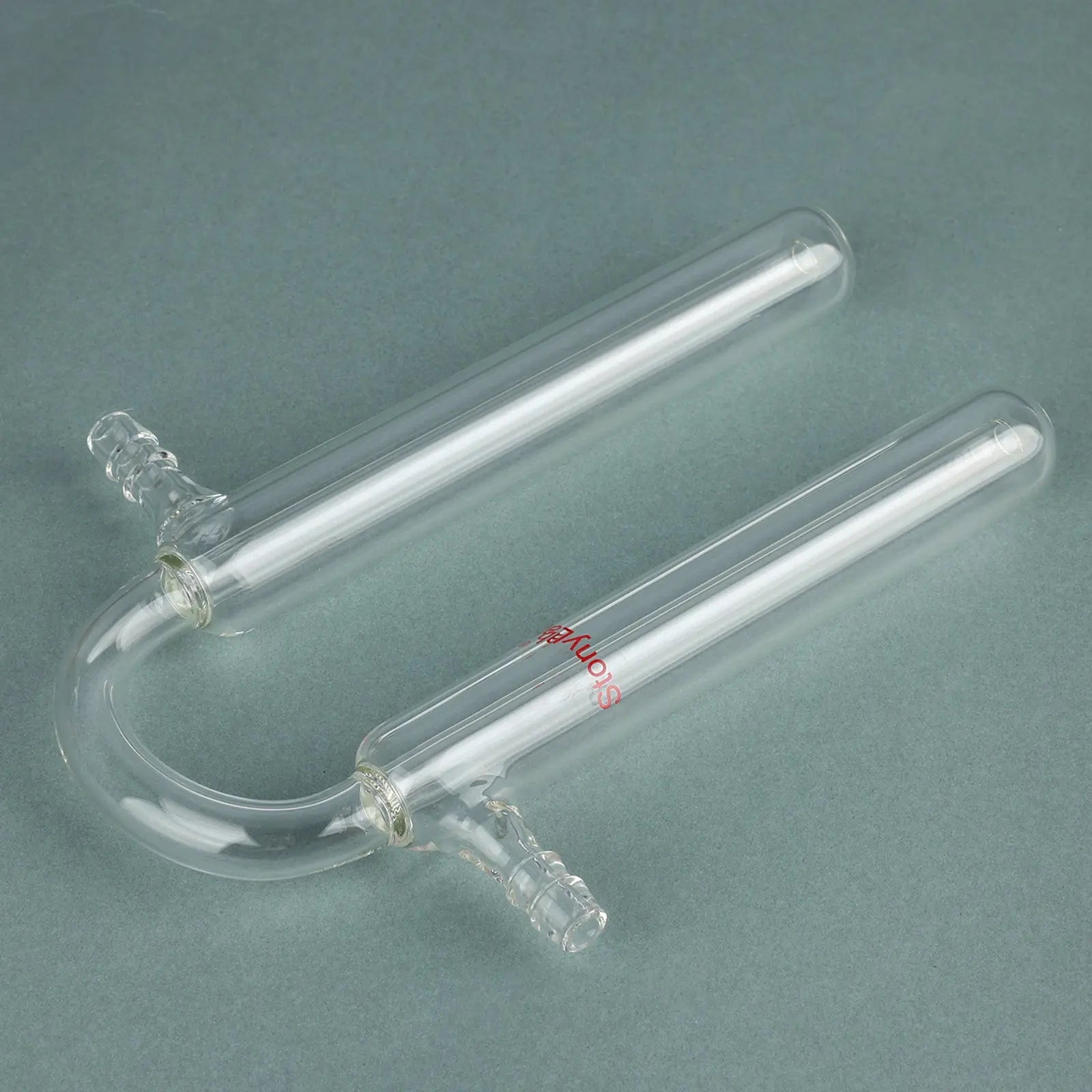 Alternative angle showing underlying build quality of StonyLab U-Shape Oil Bubbler