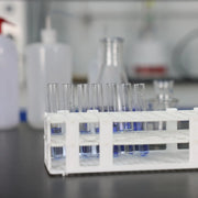 Side view and dimensional layout of the durable StonyLab White Plastic Test Tube Rack